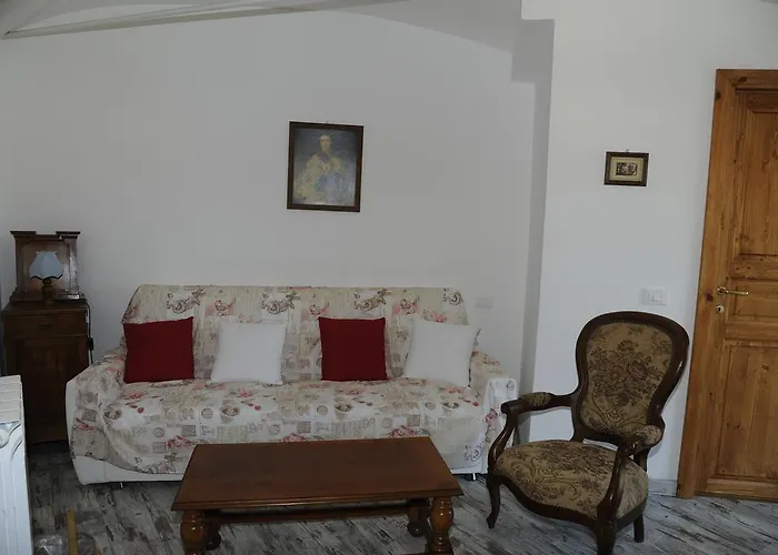 Medieval House Daire Ventimiglia